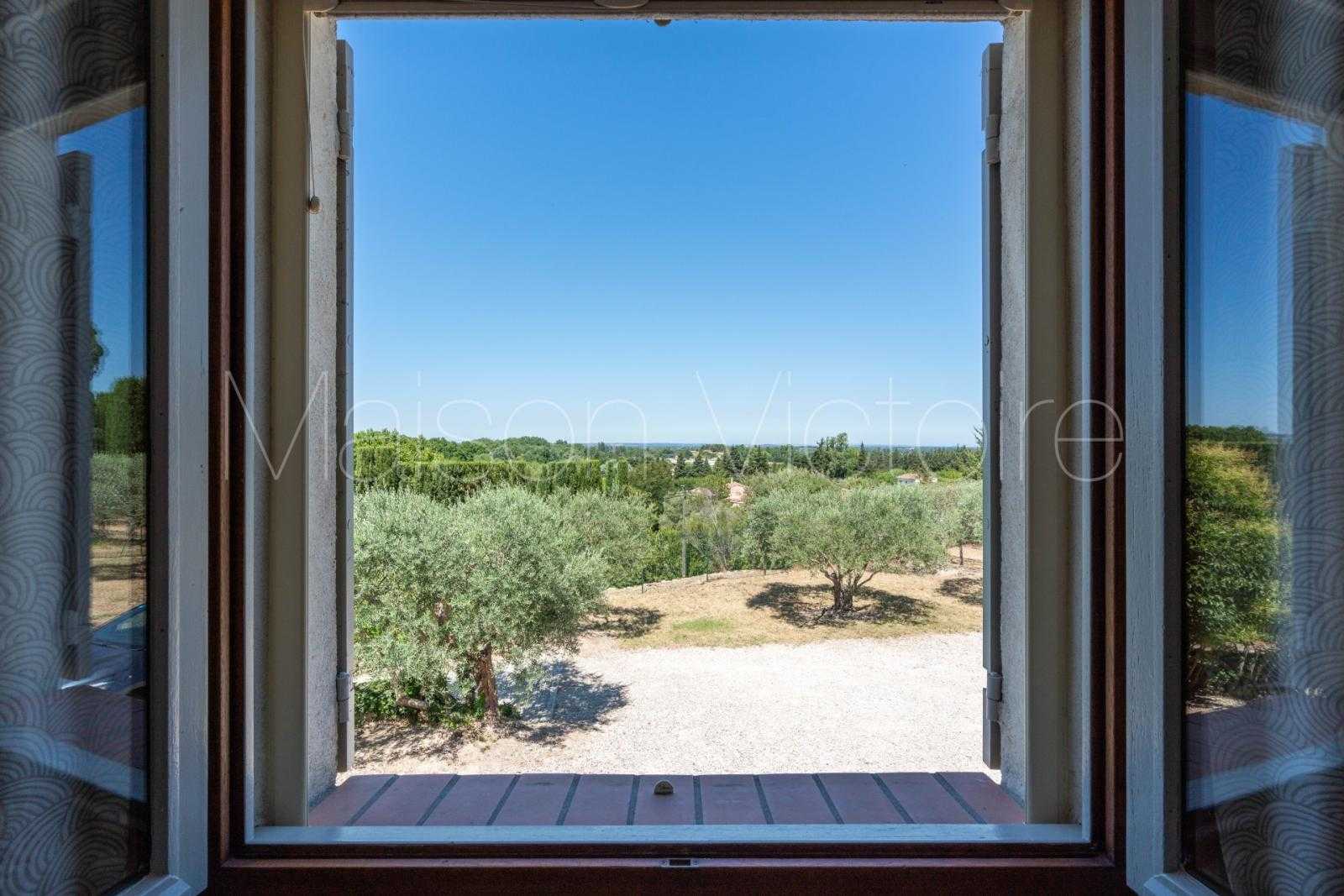 Dom w L'Isle-sur-la-Sorgue, Provence-Alpes-Côte d'Azur 10853174