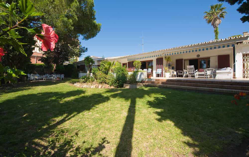 House in Arroyo de la Miel, Andalusia 10853214