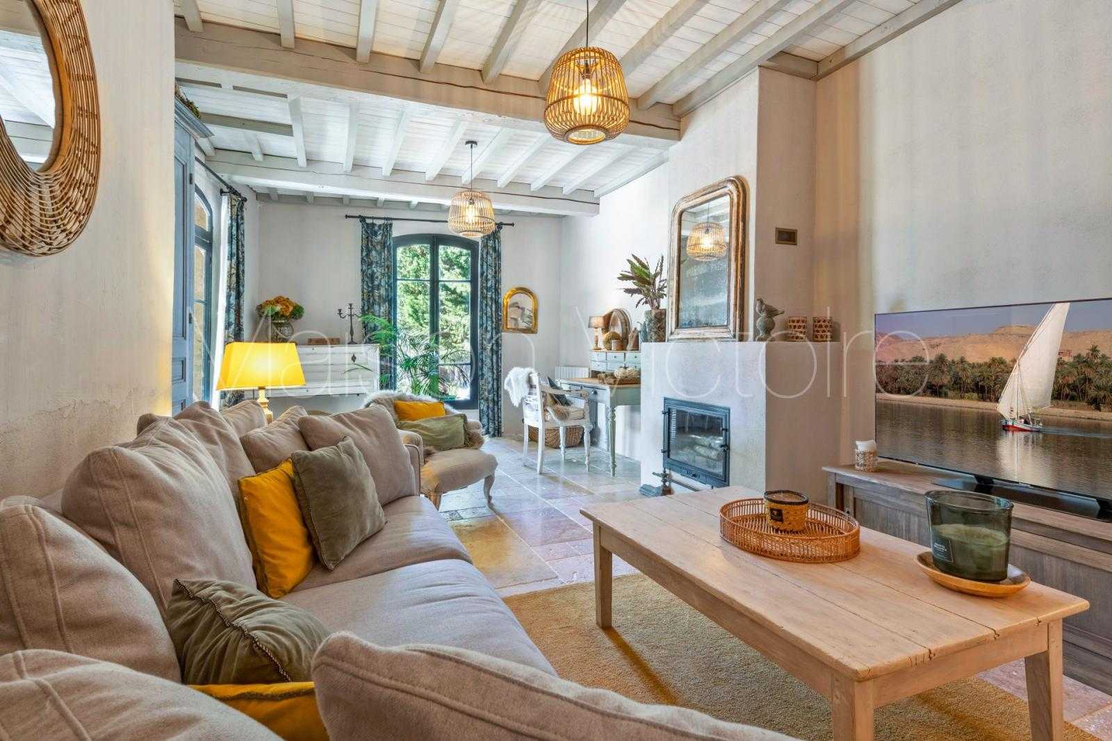 casa en Mazan, Provence-Alpes-Cote d'Azur 10853292