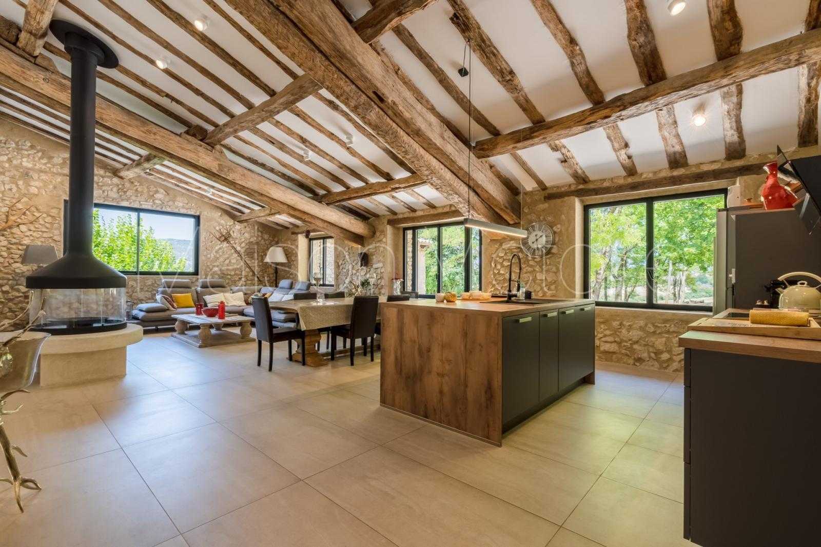 жилой дом в Sault, Provence-Alpes-Cote d'Azur 10853313