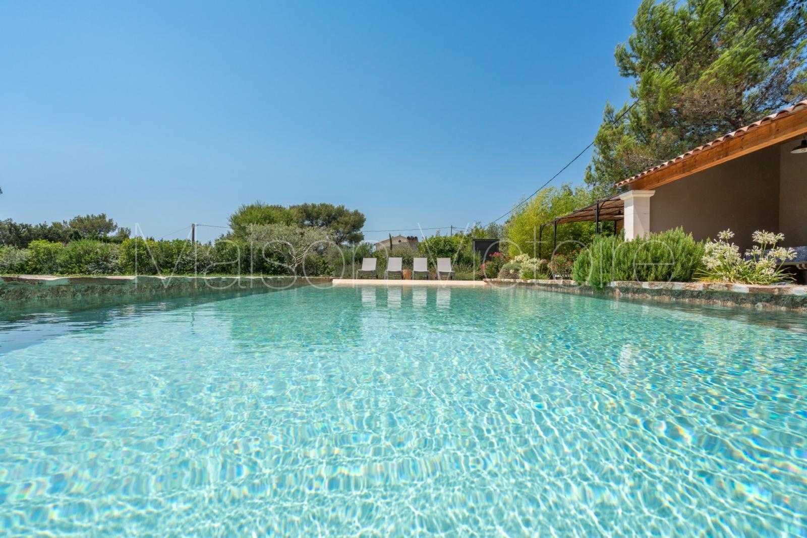 Rumah di Taillades, Provence-Alpes-Cote d'Azur 10853329