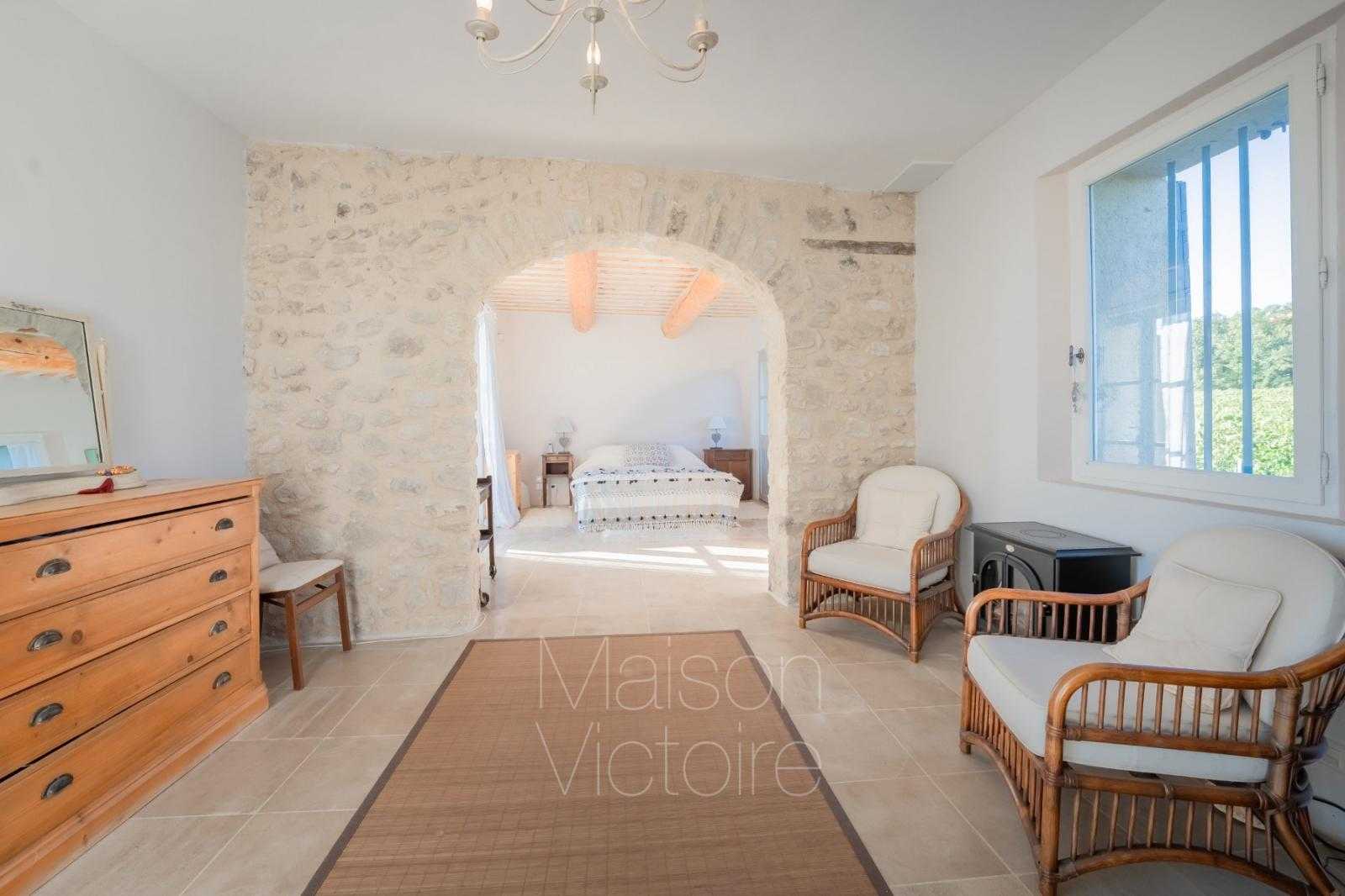 Rumah di Mazan, Provence-Alpes-Côte d'Azur 10853364
