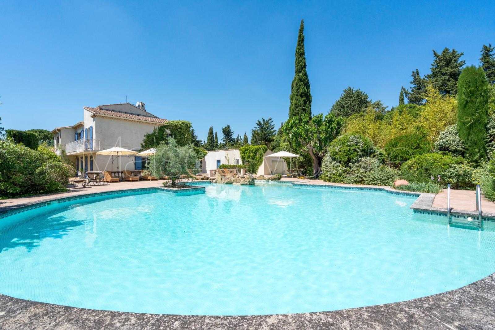 Huis in Taillades, Provence-Alpes-Cote d'Azur 10853374