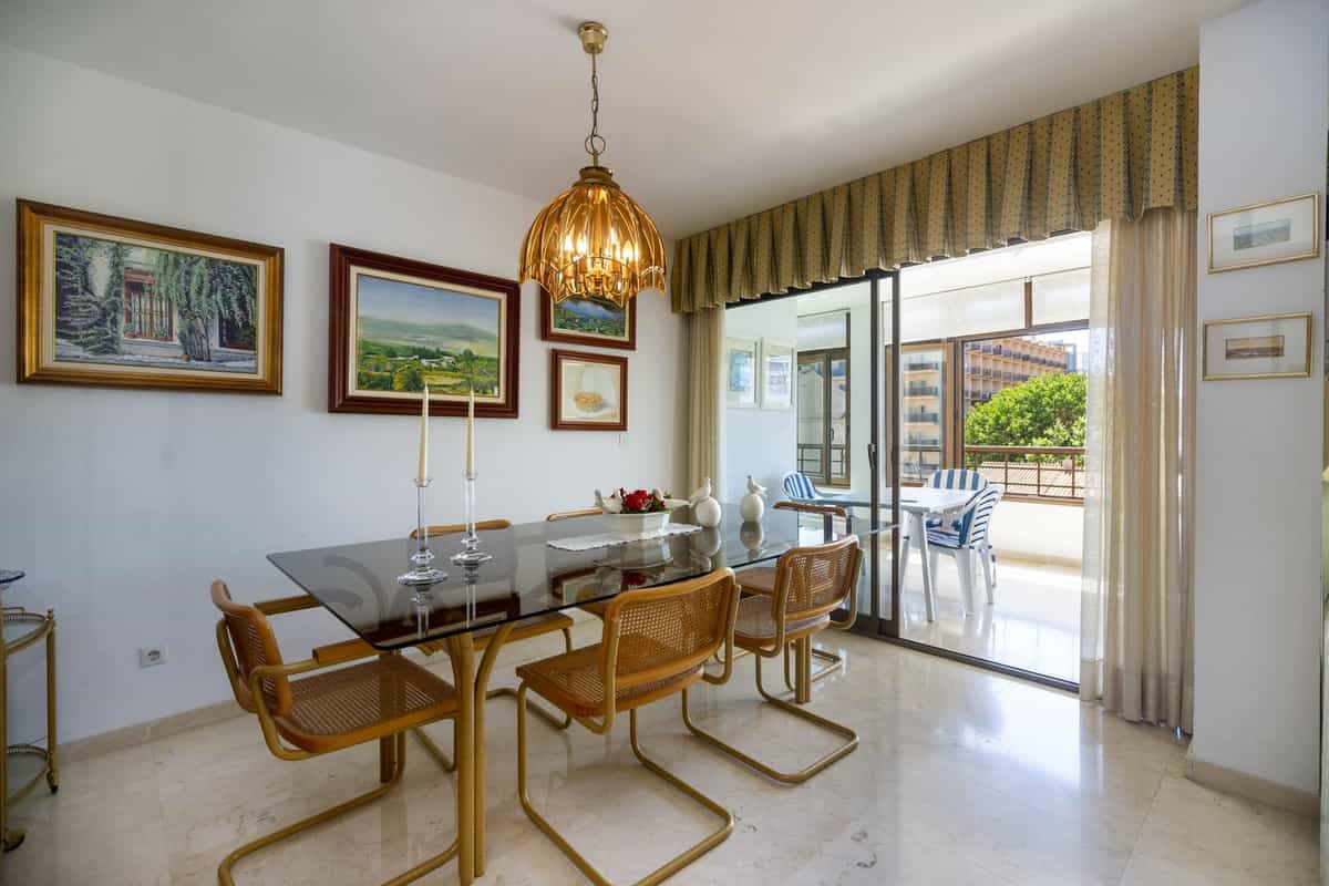 Condominium dans , Andalusia 10853375