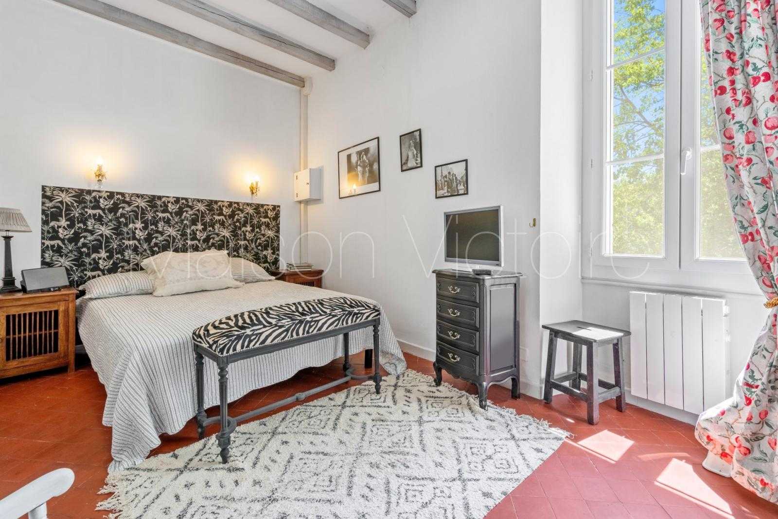 Huis in Fontaine-de-Vaucluse, Provence-Alpes-Côte d'Azur 10853481