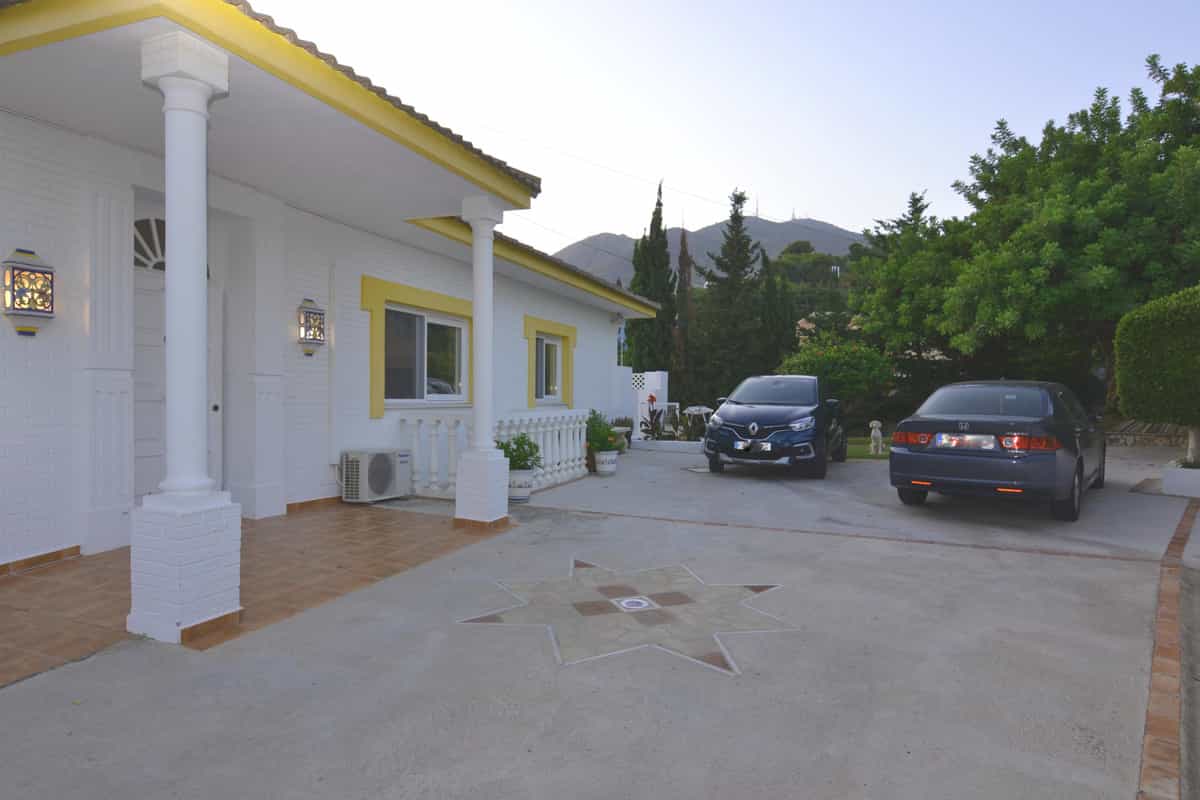 σπίτι σε Benalmádena, Andalucía 10854140
