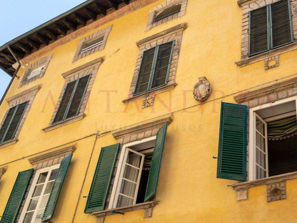 rumah dalam Lucca, Tuscany 10854144