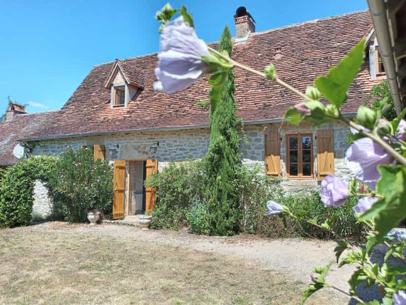 House in Lacapelle-Marival, Occitanie 10854232
