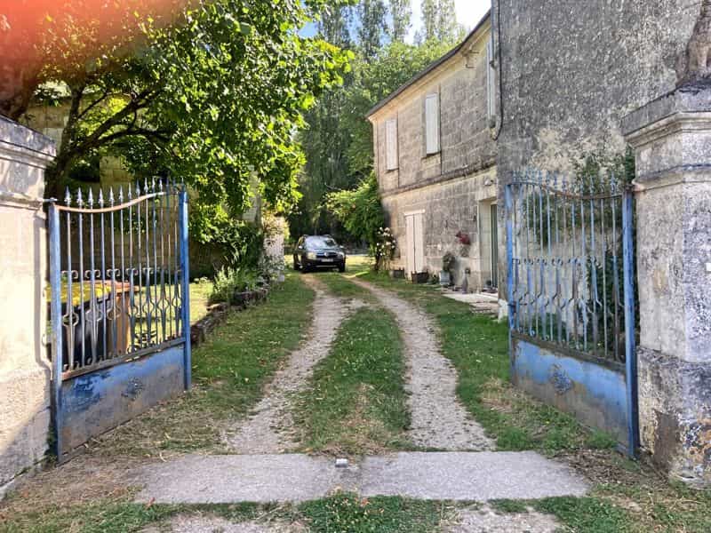 Hus i Cadillac-en-Fronsadais, Nouvelle-Aquitaine 10854261