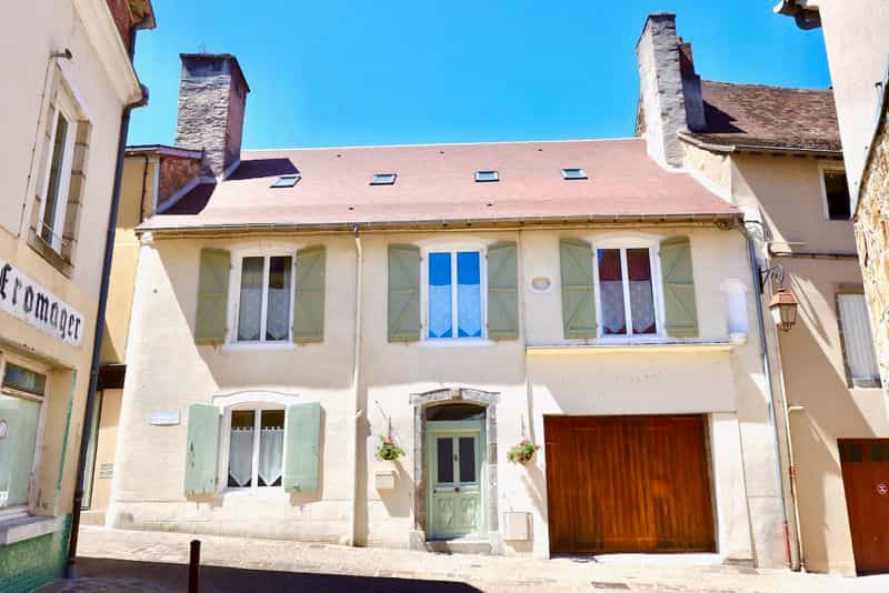 بيت في Saint-Yrieix-la-Perche, Nouvelle-Aquitaine 10854281