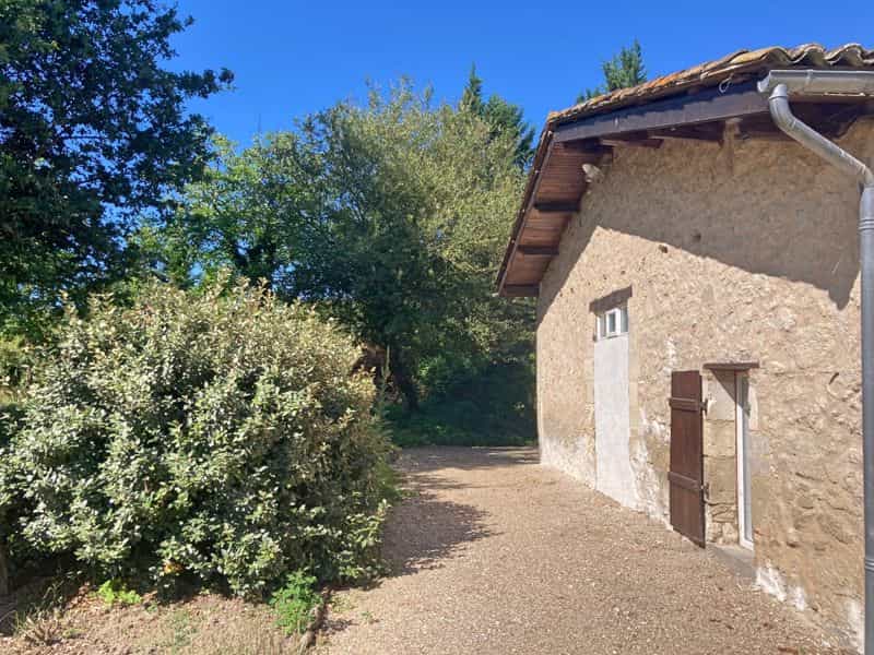 بيت في Minzac, Nouvelle-Aquitaine 10854296