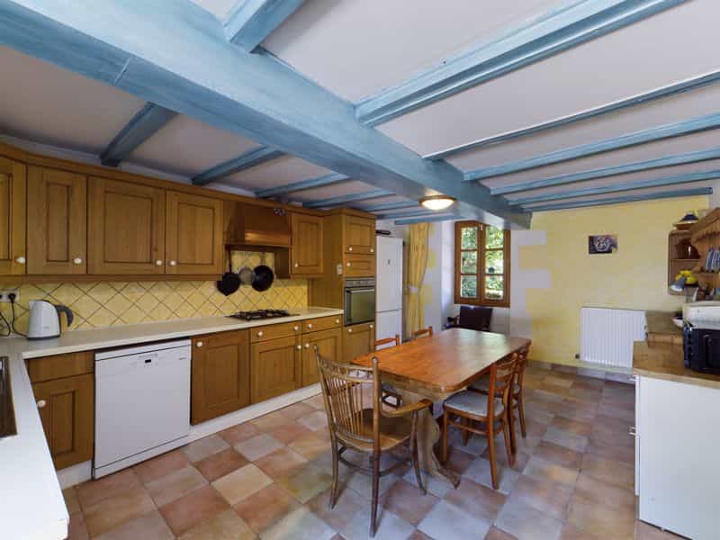 Dom w Grand-Brassac, Nouvelle-Aquitaine 10854307