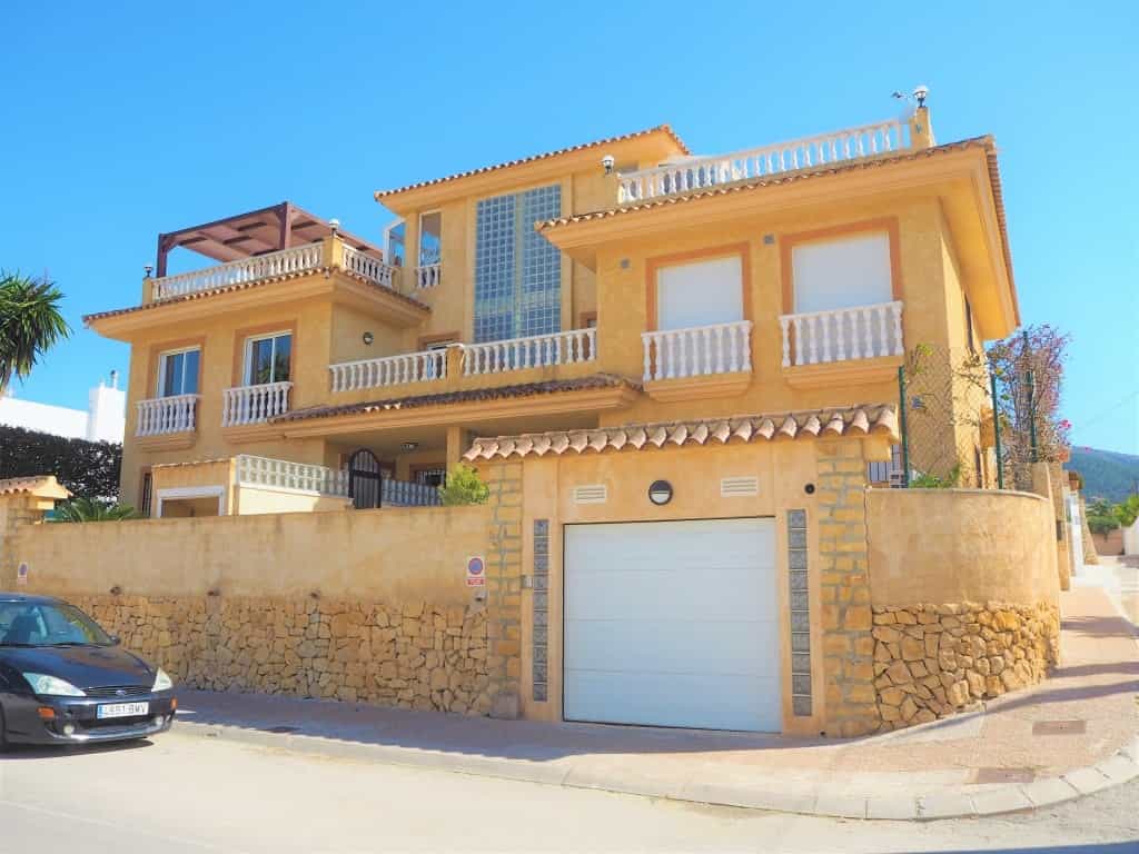 House in Chinchilla de Monte Aragon, Castille-La Mancha 10854319