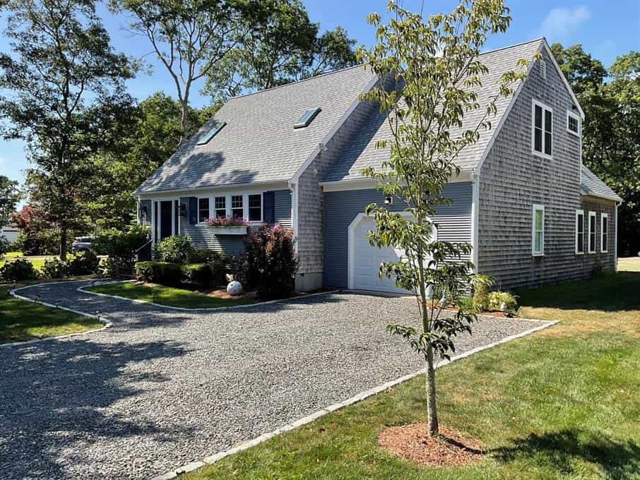 House in Acapesket, Massachusetts 10854658