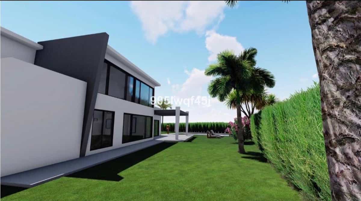 House in Fuengirola, Andalusia 10855016