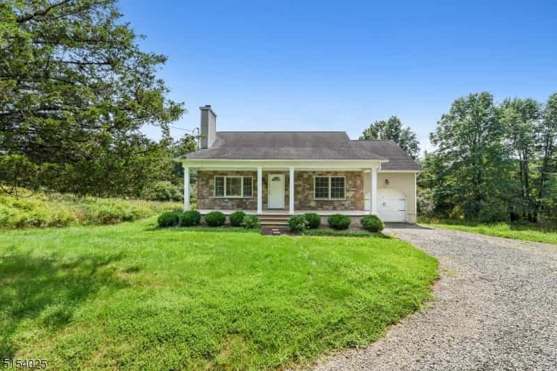 House in Burnt Mills, New Jersey 10855345