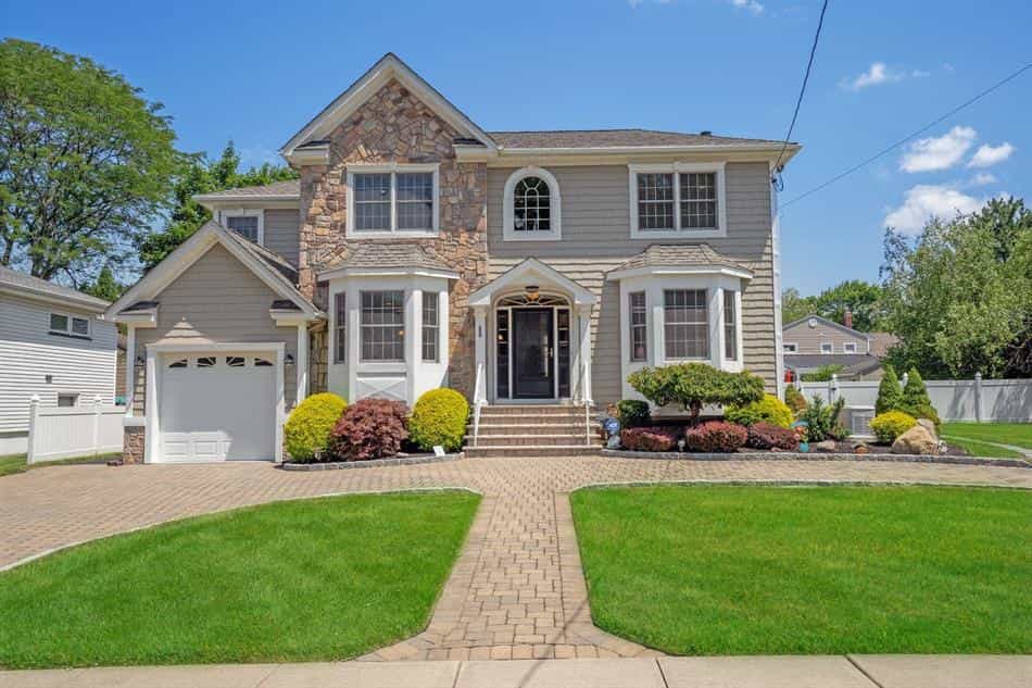 House in Montclair Heights, New Jersey 10855382