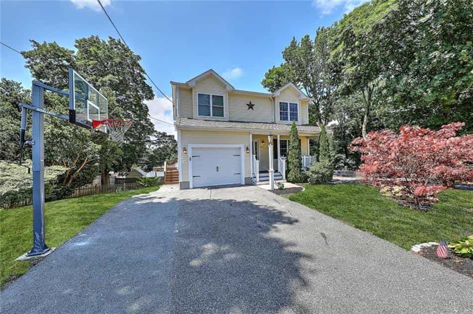 House in Valley Falls, Rhode Island 10855511