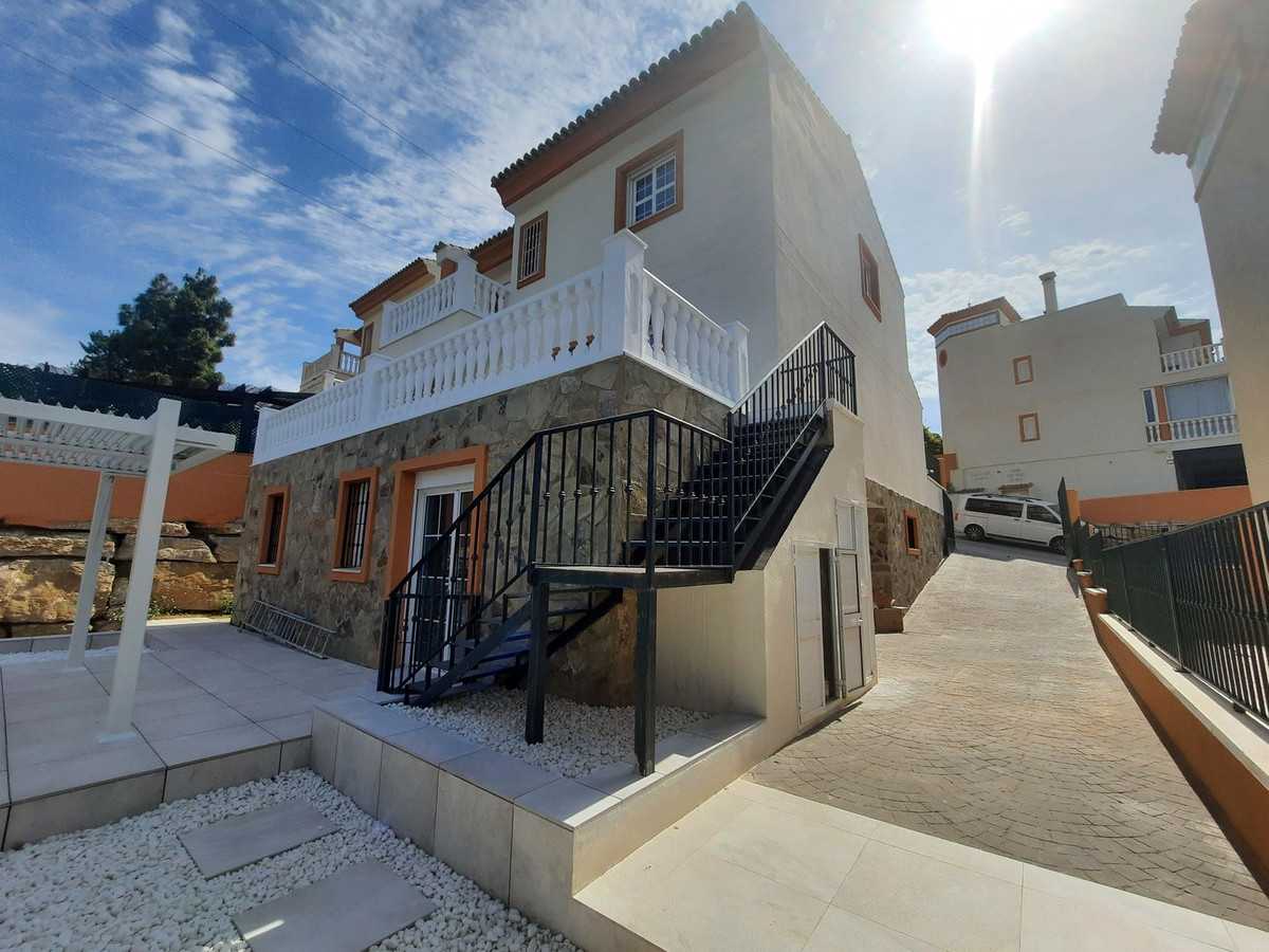 House in Fuengirola, Andalusia 10856268