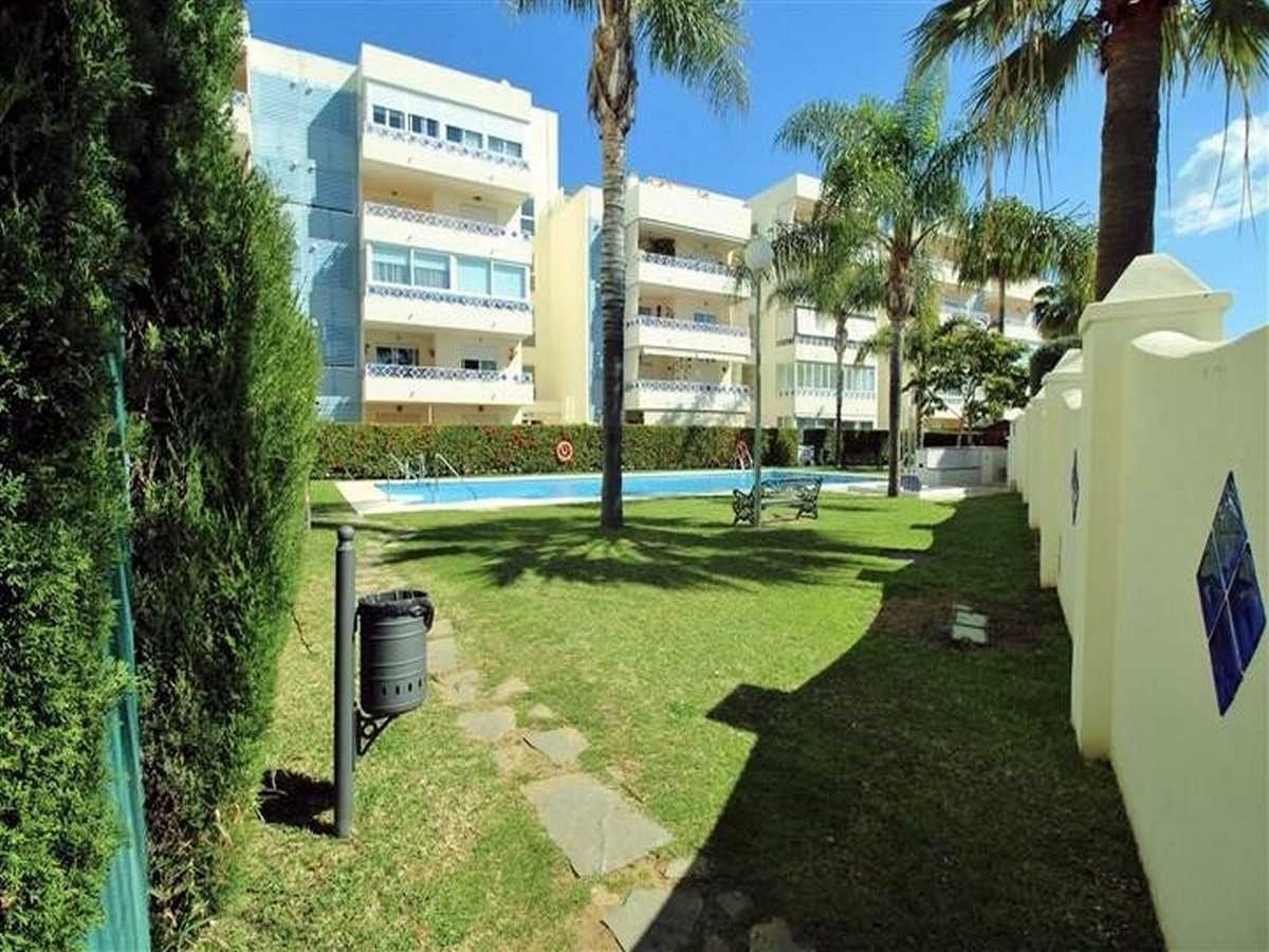 Condominium in Las Rosas, Canary Islands 10856298