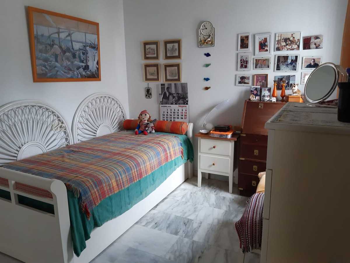 Condominium in Ojen, Andalusia 10856657