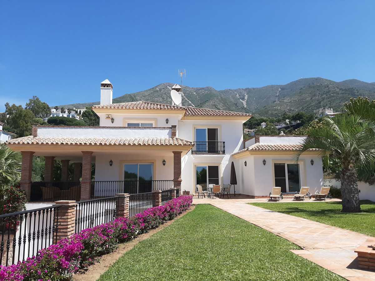 House in Alhaurin el Grande, Andalusia 10856975