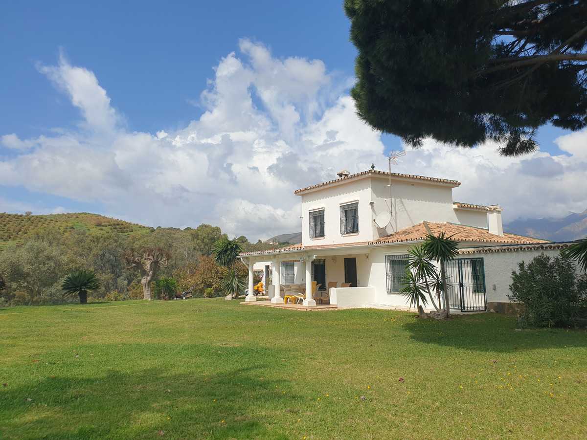 House in Alhaurin el Grande, Andalusia 10856999