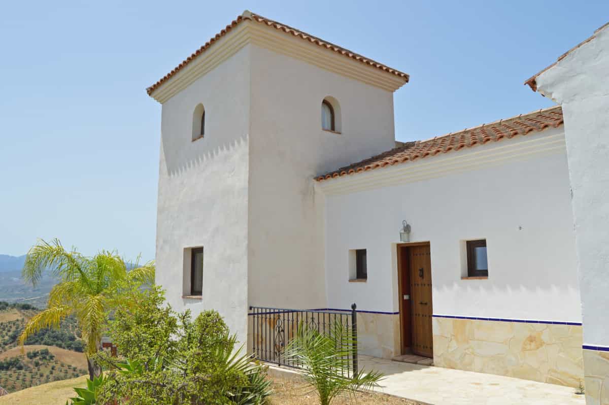 rumah dalam Alozaina, Andalusia 10857072