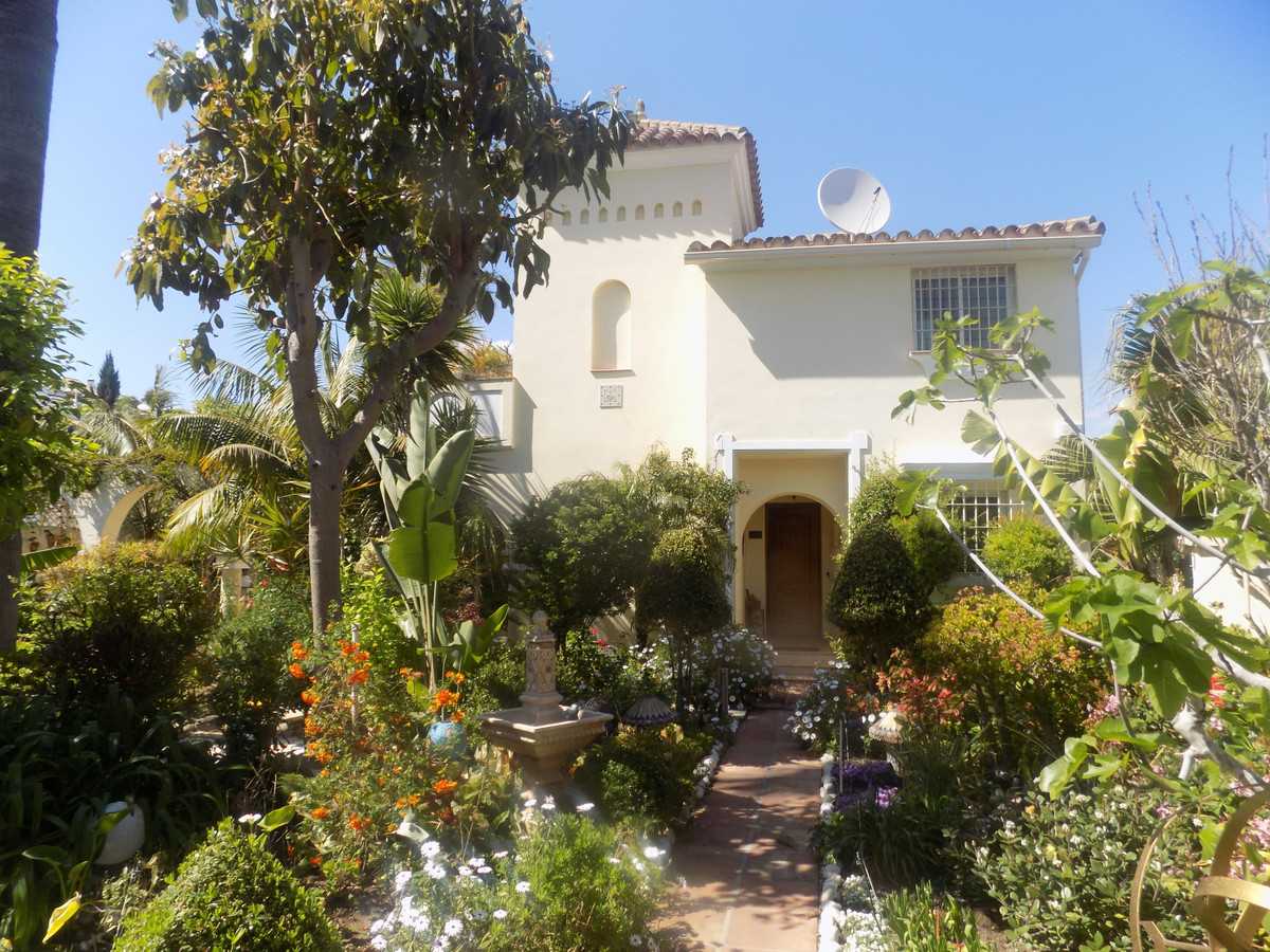 House in Marbella, Andalucía 10857386