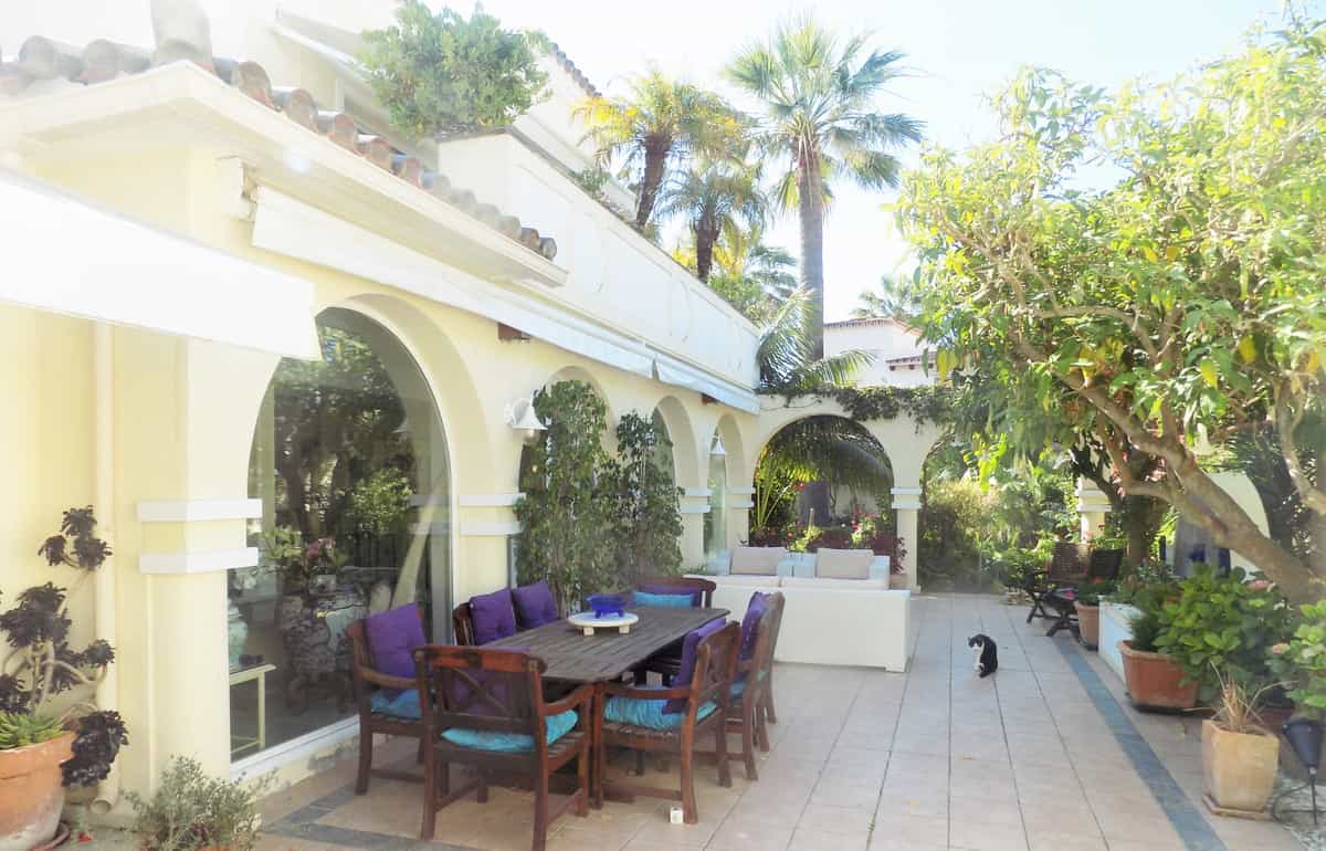 House in Marbella, Andalucía 10857386