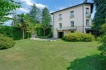 Huis in Stresa, Piemonte 10857387