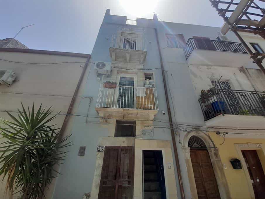 Будинок в Catania, Sicilia 10857415