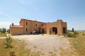 rumah dalam Manciano, Tuscany 10857420