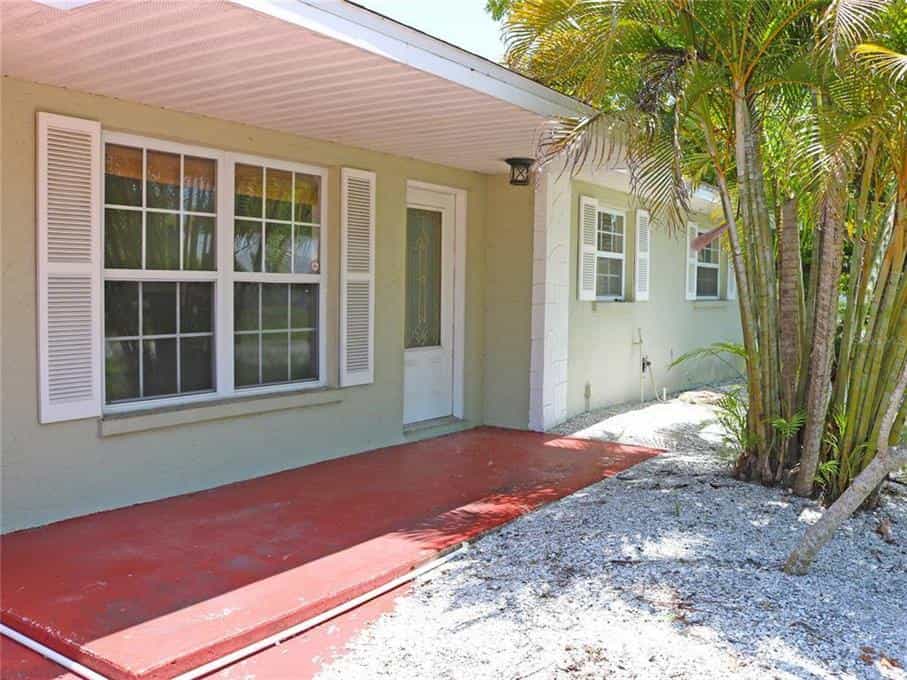 House in Cortez, Florida 10857470