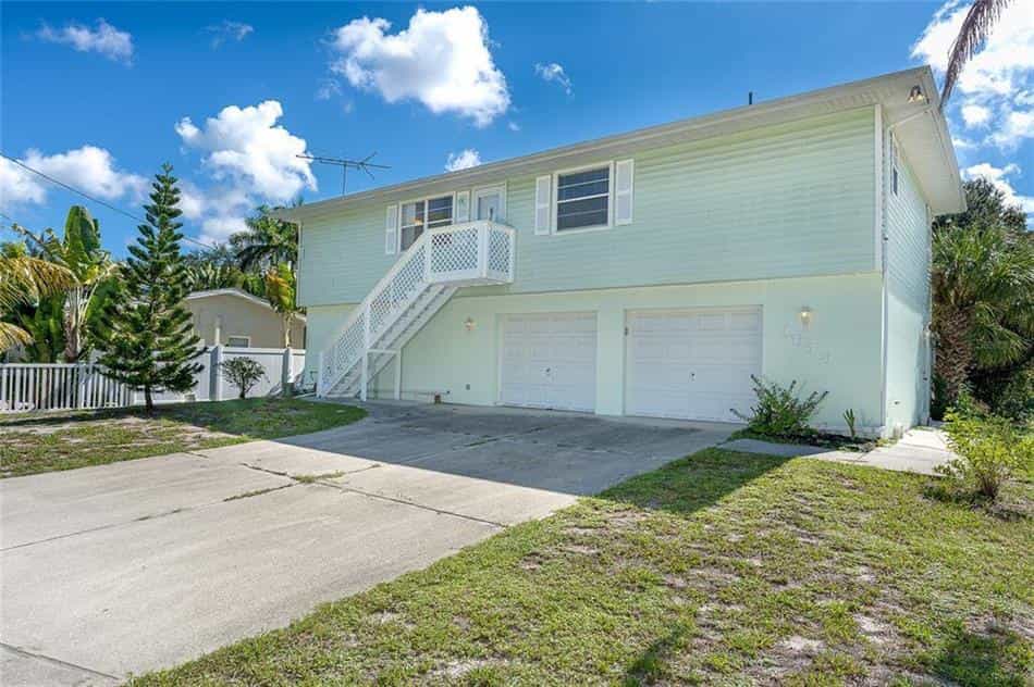 Casa nel New Point Comfort, Florida 10857496