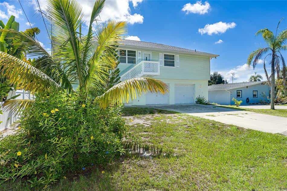 House in New Point Comfort, Florida 10857496