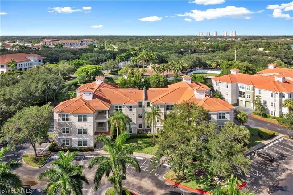 Condominium dans Conseil, Floride 10857502