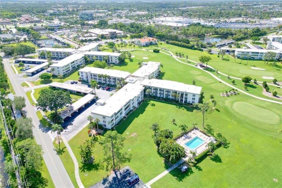 Condominium in Villas, Florida 10857556