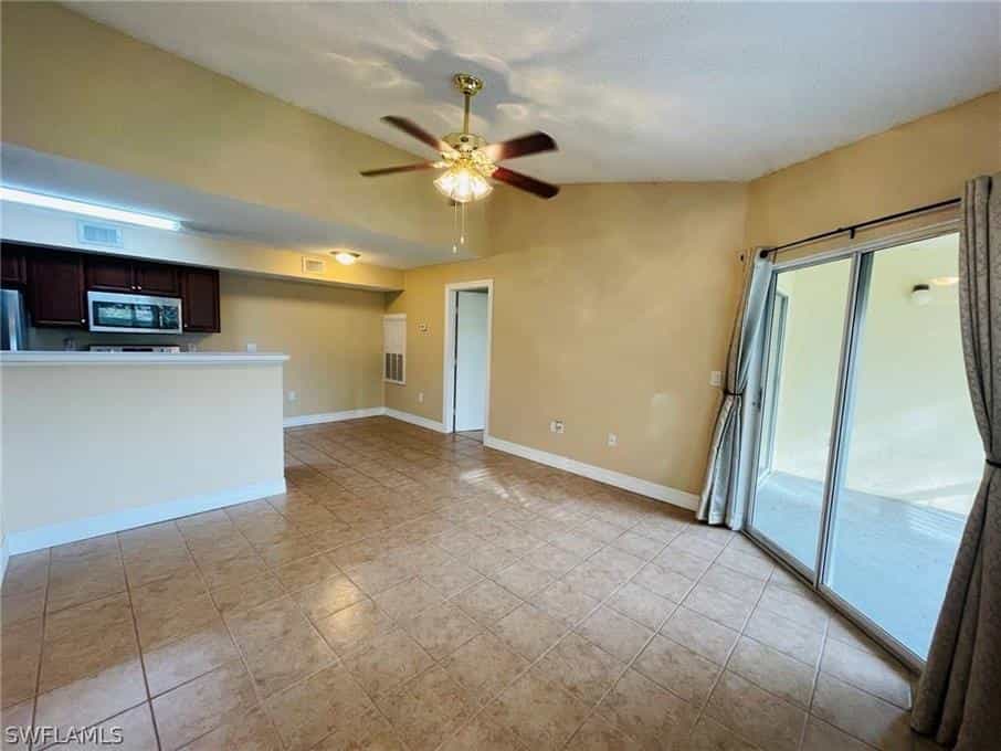 Condominium in Villa's, Florida 10857563
