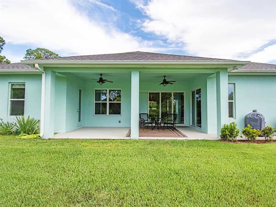 House in Grant-Valkaria, Florida 10857573