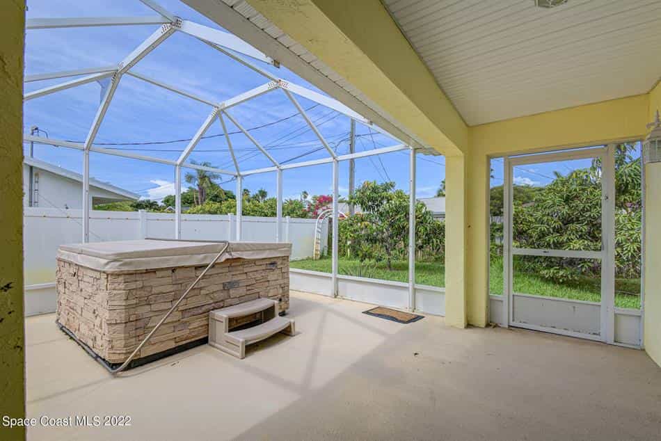 House in Indialantic, Florida 10857599