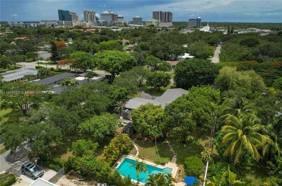 Condominium in Miami, Florida 10857678