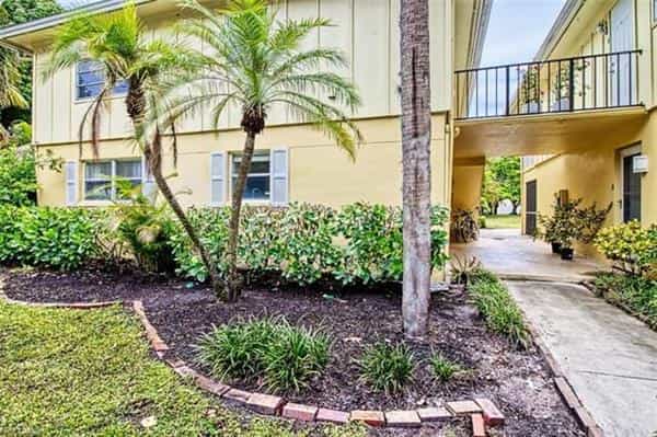 Condominium in North Naples, Florida 10857722