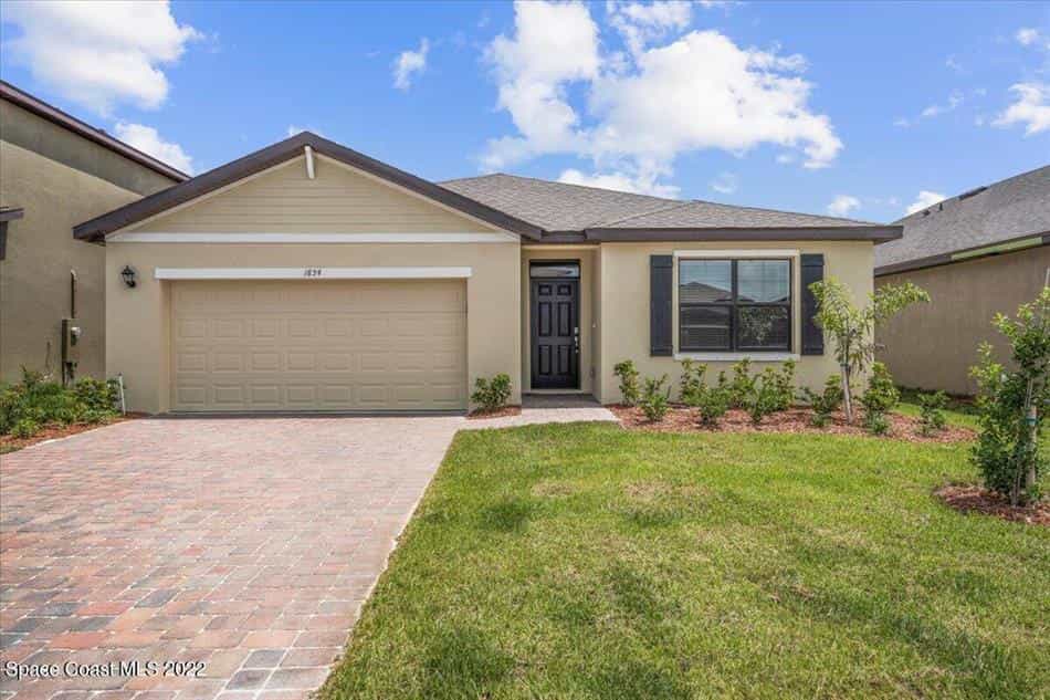 House in Grant-Valkaria, Florida 10857764