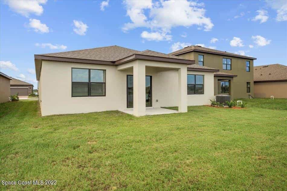 House in Palm Bay, Florida 10857764