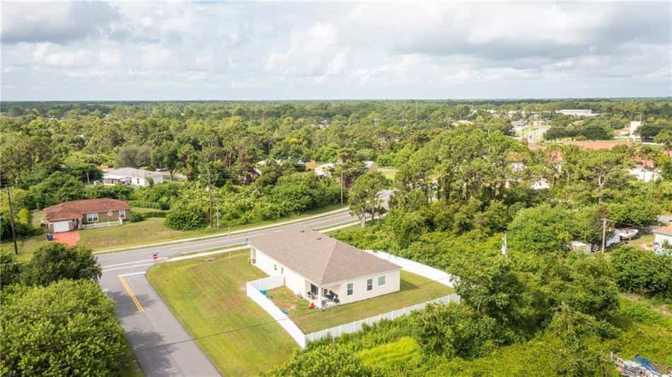 House in Palm Bay, Florida 10857767