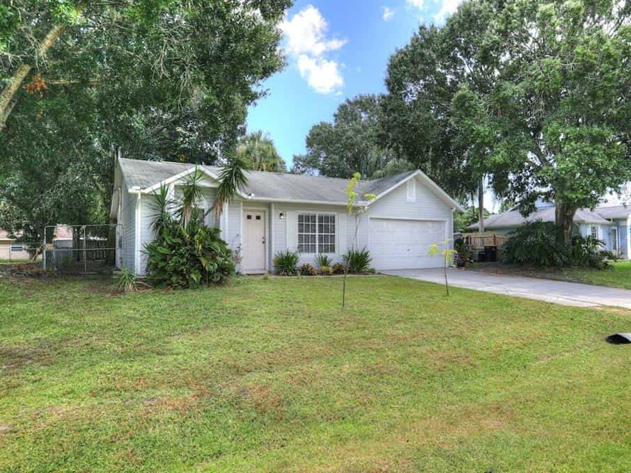 House in Palm Bay, Florida 10857779