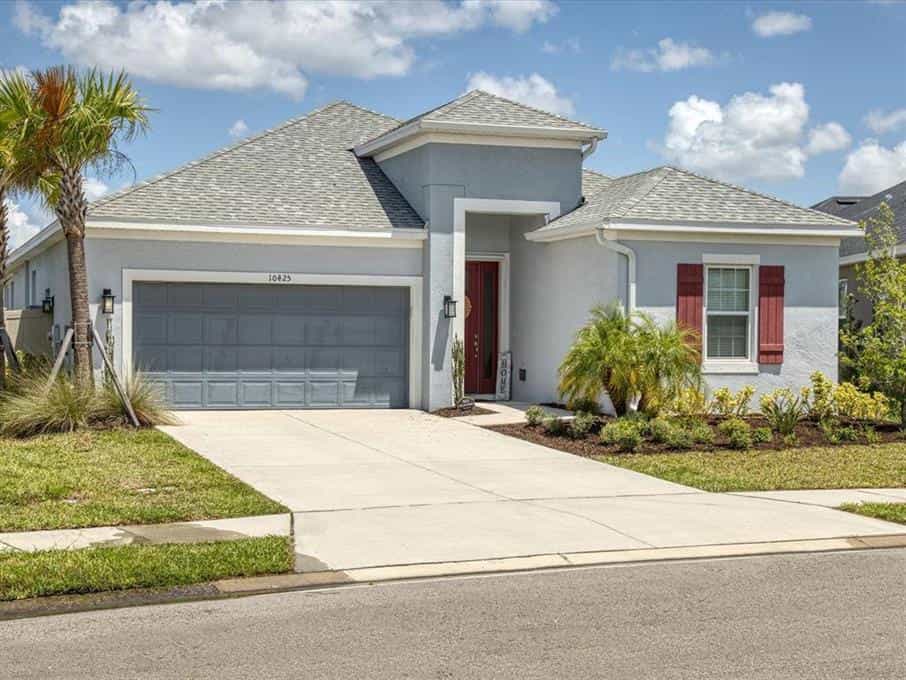 House in Gillette, Florida 10857794