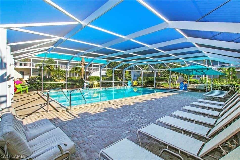 Condominium in Sanibel, Florida 10857860