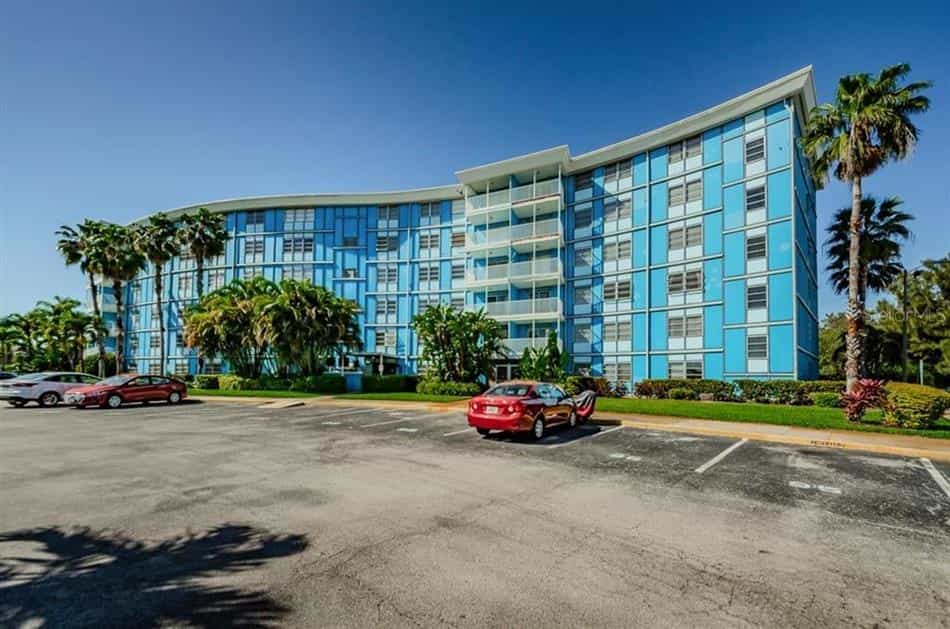 公寓 在 Gulfport, 佛羅里達 10857992